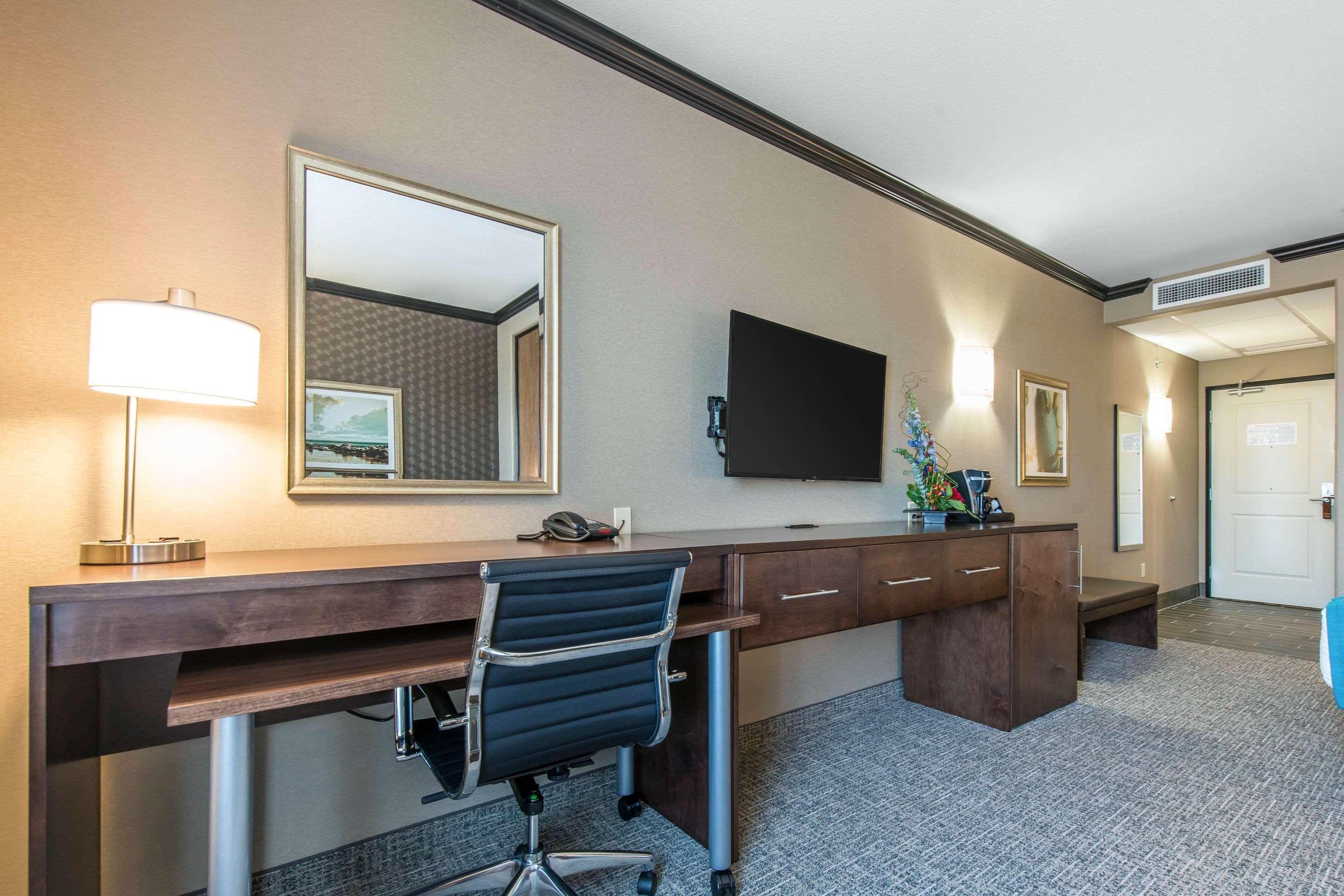 The Heritage Inn & Suites, Ascend Hotel Collection Garden City Εξωτερικό φωτογραφία