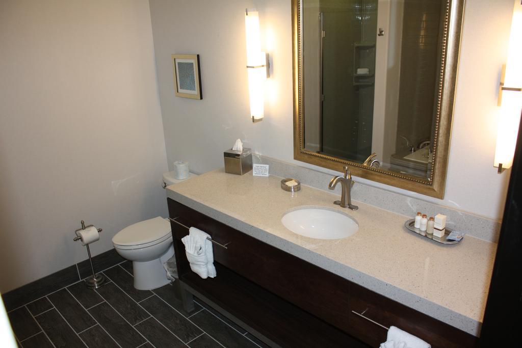 The Heritage Inn & Suites, Ascend Hotel Collection Garden City Εξωτερικό φωτογραφία